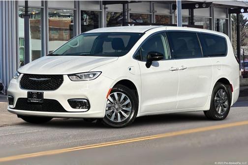 2024 Chrysler Pacifica Hybrid Select