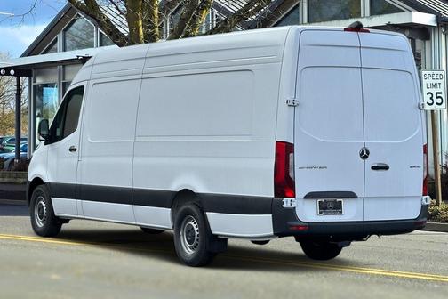 2025 Mercedes-Benz Sprinter 2500 High Roof