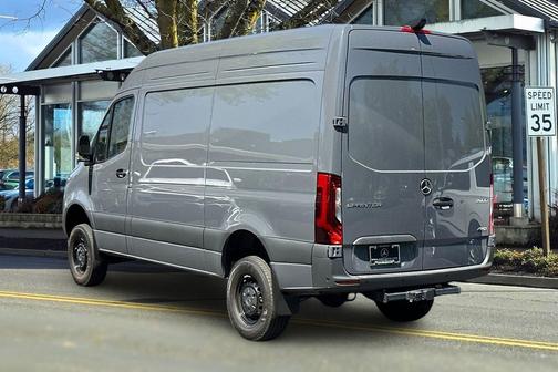2025 Mercedes-Benz Sprinter 2500 Standard Roof