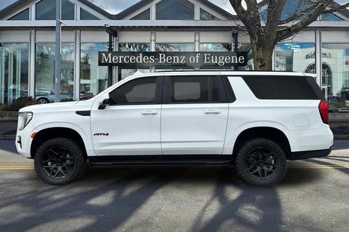 2023 GMC Yukon XL 4WD AT4