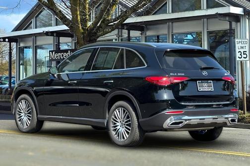 2025 Mercedes-Benz GLC 300 4MATIC