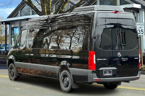 2025 Mercedes-Benz Sprinter 2500 Passenger 170 WB