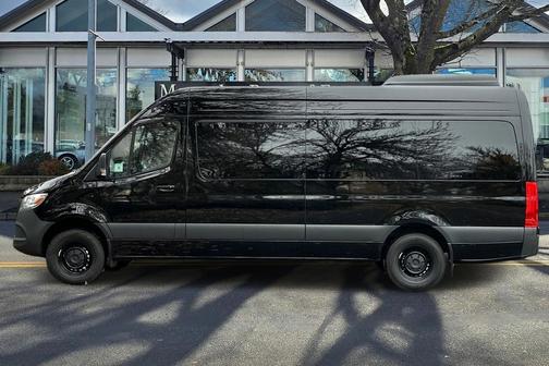2025 Mercedes-Benz Sprinter 2500 Passenger 170 WB