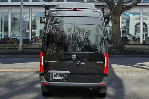 2025 Mercedes-Benz Sprinter 2500 Passenger 170 WB
