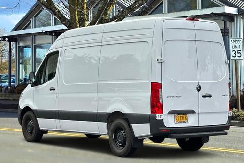 2025 Mercedes-Benz Sprinter 2500 Standard Roof