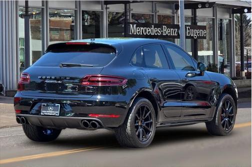 2016 Porsche Macan Turbo