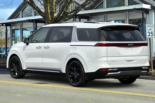 2023 Kia Carnival SX