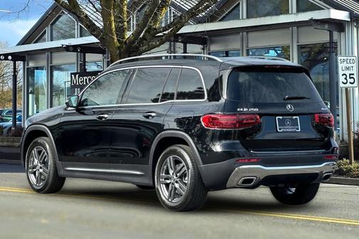 2025 Mercedes-Benz GLB 250 4MATIC