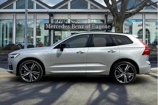 2021 Volvo XC60 Recharge Plug-In Hybrid T8 R-Design