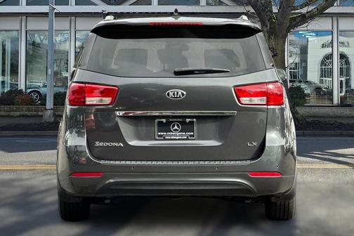 2016 Kia Sedona LX