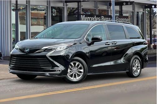 2023 Toyota Sienna XLE