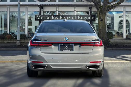 2022 BMW 750 i xDrive