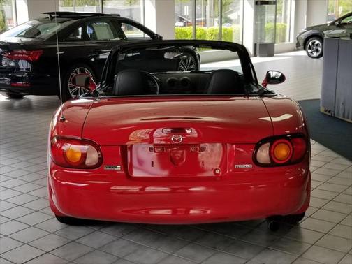 1999 Mazda MX-5 Miata 2dr Conv