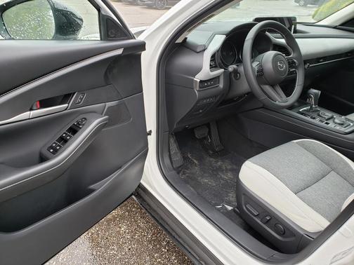 Snowflake White Pearl Mica 2026 Mazda CX-30 2.5 S