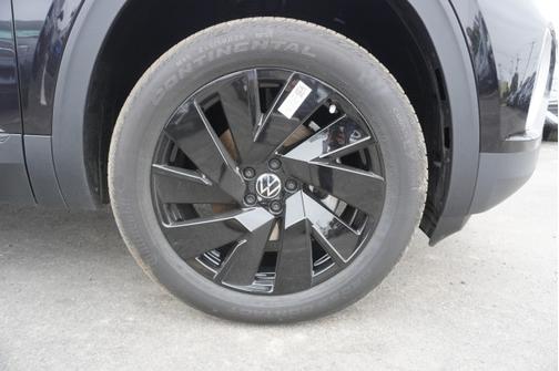 2025 Volkswagen Atlas 2.0T SE w/ Technology