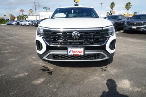 2025 Volkswagen Atlas Cross Sport 2.0T SE w/ Technology