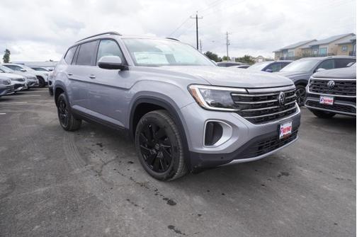 2025 Volkswagen Atlas 2.0T SE w/ Technology