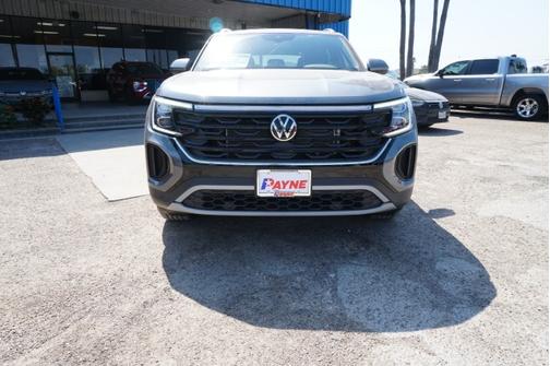2025 Volkswagen Atlas Cross Sport 2.0T SE w/ Technology