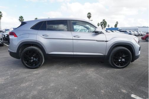 2025 Volkswagen Atlas Cross Sport 2.0T SE w/ Technology