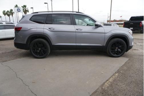 2024 Volkswagen Atlas 2.0T SE w/ Technology