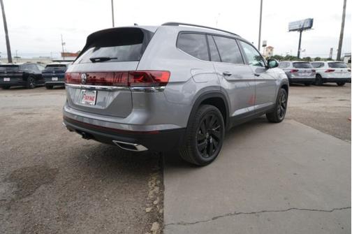 2024 Volkswagen Atlas 2.0T SE w/ Technology
