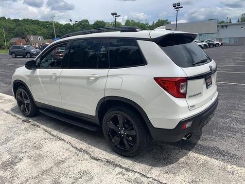 Photo 5 of 32 of 2019 Honda Passport Elite