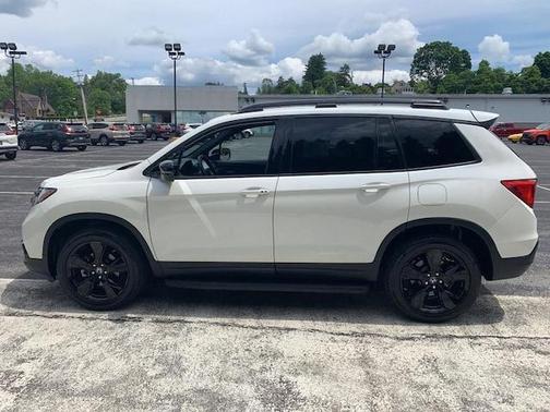 Photo 4 of 32 of 2019 Honda Passport Elite