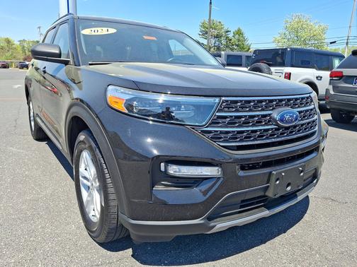 AGATE BLACK METALLIC 2024 Ford Explorer XLT