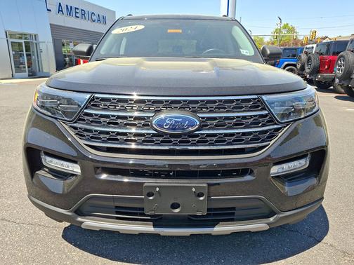 AGATE BLACK METALLIC 2024 Ford Explorer XLT