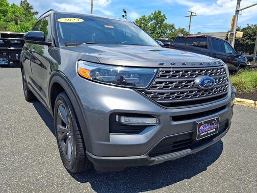 CARBONIZED GRAY METALLIC 2023 Ford Explorer XLT