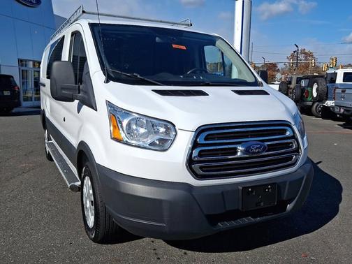 2018 Ford Transit-250 130 WB LOW ROOF CARGO