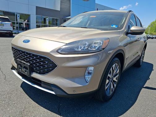 DESERT GOLD METALLIC 2020 Ford Escape TITANIUM