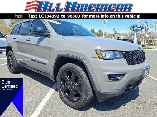Sting Gray Clearcoat 2020 Jeep Grand Cherokee LAREDO