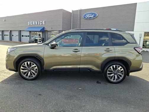 2025 Subaru Forester TOURING