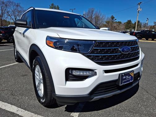 STAR WHITE MET TRI-COAT 2022 Ford Explorer XLT