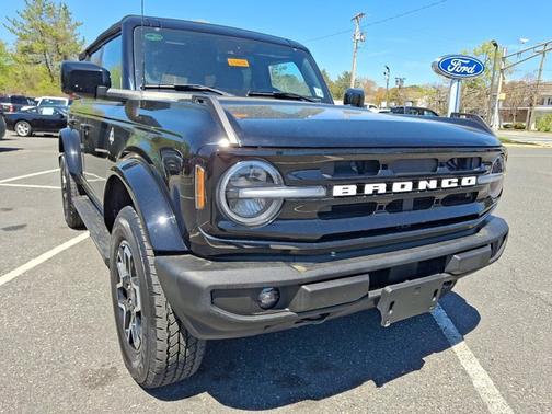 SHADOW BLACK 2023 Ford Bronco OUTER BANKS