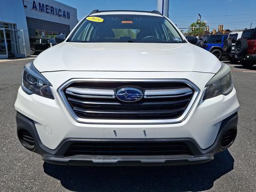 Crystal White Pearl 2019 Subaru Outback 2.5I
