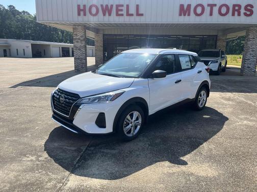 2025 Nissan Kicks S