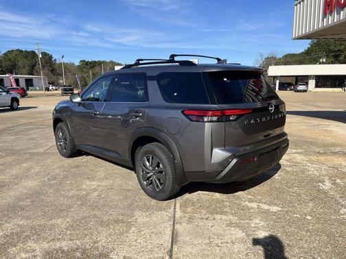 2025 Nissan Pathfinder SV FWD