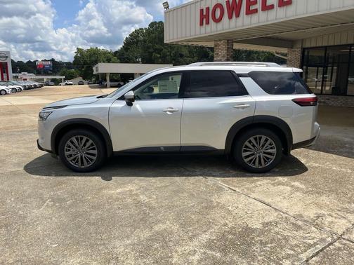 2025 Nissan Pathfinder SL FWD