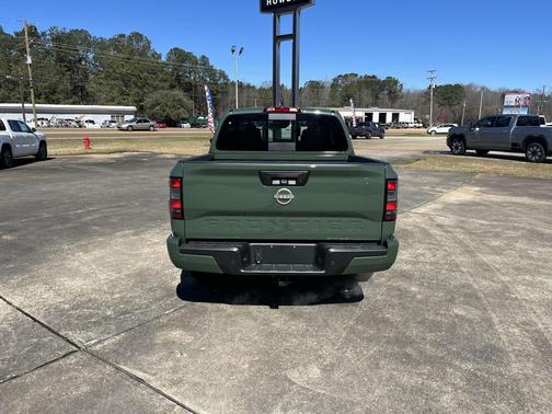 2025 Nissan Frontier SV