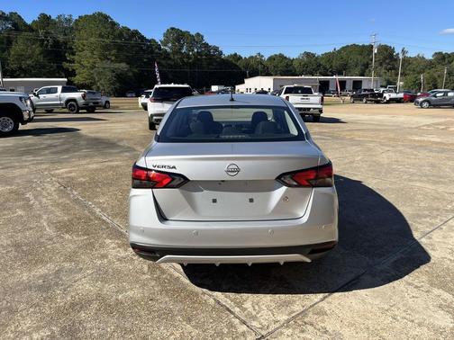 2025 Nissan Versa 1.6 S