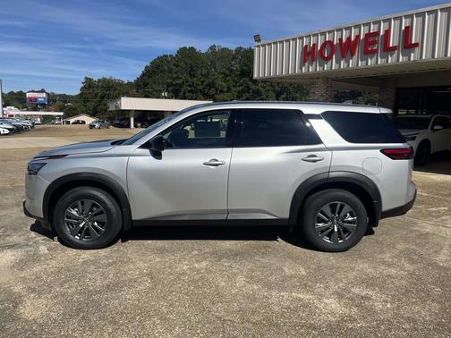 2025 Nissan Pathfinder S FWD