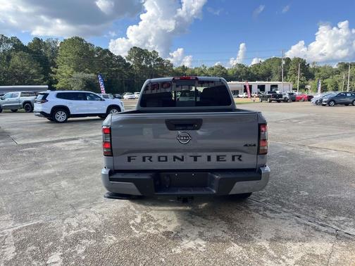 2026 Nissan Frontier SV