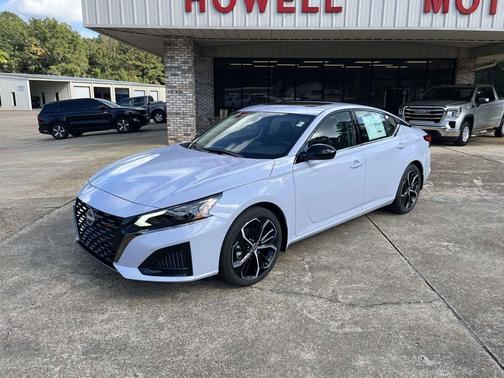 2025 Nissan Altima SR FWD