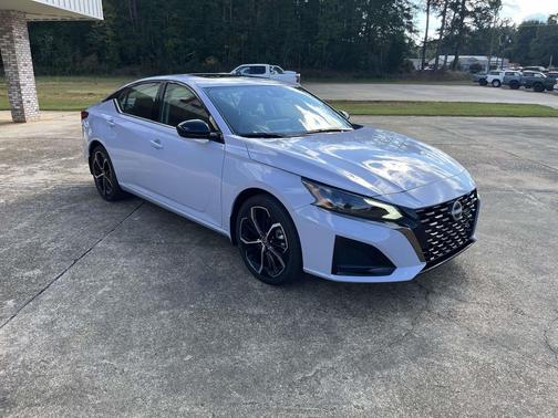 2025 Nissan Altima SR FWD