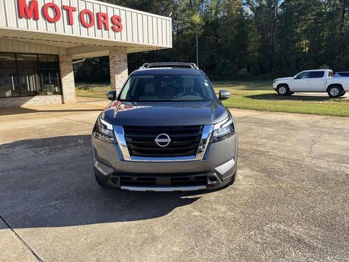 2025 Nissan Pathfinder SL FWD