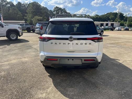 Everest White Pearl Tricoat 2026 Nissan Pathfinder SL