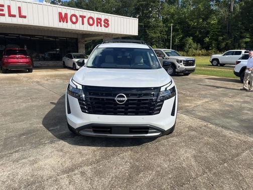 Everest White Pearl Tricoat 2026 Nissan Pathfinder SL