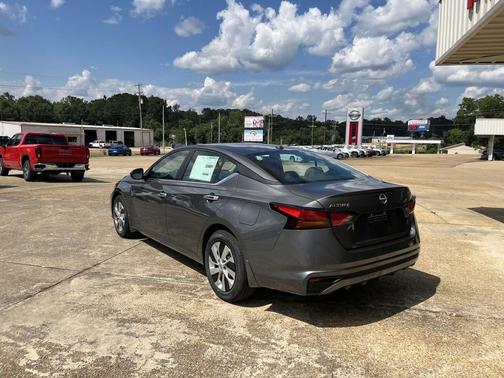 2025 Nissan Altima S FWD